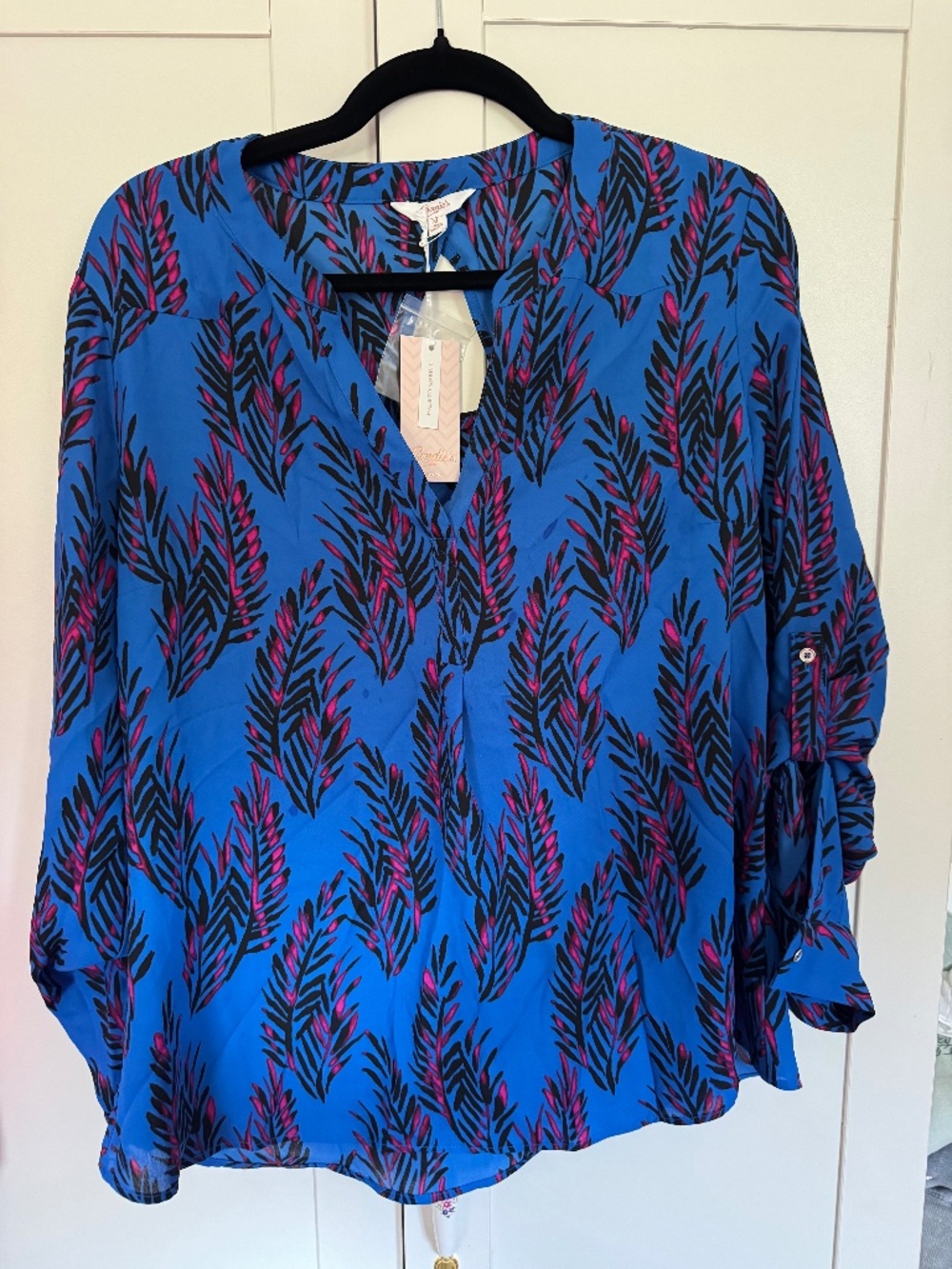 NWT Candie’s Blue Pink Leaf Print Blouse XL Roll Tab Sleeve Top